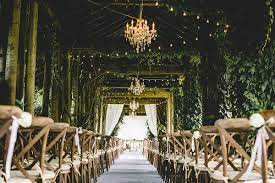 A Botanical Garden Wedding In Vancouver Weddingbells Outdoor Wedding Venues Botanical Gardens Wedding Wedding Venues