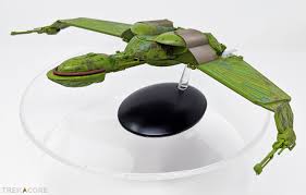 Worf calling him a lo'be vos : Review Eaglemoss Xl Klingon Bird Of Prey Model Trekcore Com