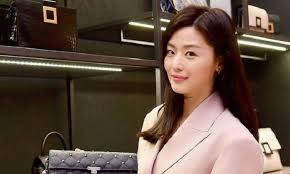 Jun ji hyun, i came alone without manager do actress jun ji hyun attended the rouge and lounge 2014 spring summer presentation which took place in sam sung dong, kang nam. 10 Things You Didn T Know About Jun Ji Hyun