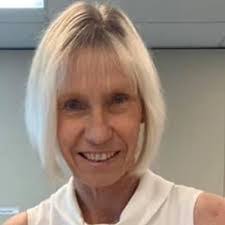 Robyn Mccarthy's Instagram, Twitter & Facebook