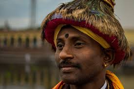 अळंदी माझ्या माऊलींची.🛕🙏🏻📿🪔 . . . . . . . #alandi #pune #maharashtra  #portrait #varkari #culture #indian #streetphotography #photography  #nikond5600 #35mm #spiritualjourney #protraitphotography #cult #mauli  ##streetphotographyindia