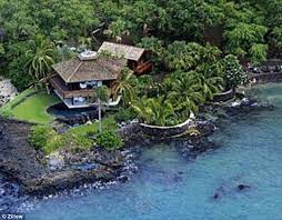 Pictured Steven Tyler S 4 8million Dream Hawaiian Home Complete With Infinity Pool And Floor To Ceiling Aquarium Hawaiian Homes Celebrity Houses Hawaii Homes