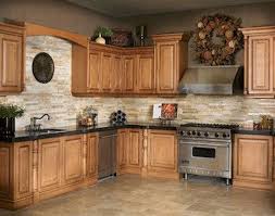 Golden oak cabinets, most often associated with kitchens from the 1980s, are considered by many to be unfashionable and in need of updating. Adorable 100 Best Oak Kitchen Cabinets Ideas Decoration For Farmhouse Style Https Roomadness Com 2018 01 14 Kitchen Remodel Kitchen Design Kitchen Renovation