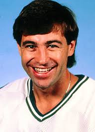 Player photos for the 1974-75 Oshawa Generals at hockeydb.com