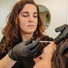 🔥NEW INJECTOR SPECIAL: Book your first treatment with Melinda and get  Botox for just $9/unit! 💉 Lip 👄 filler- Valentine 💌 Special:  $500/syringe and $300 for half 💎 Diamond Glow is here!