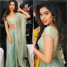 She sported a pink priyanka gupta lehenga. You Can Celebrate Diwali For Next 5 Years For The Cost Of Khushi Kapoor S Lehenga