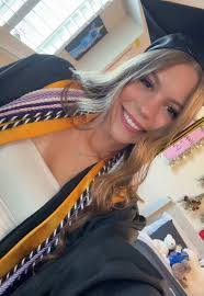 Beth Faust's Instagram, Twitter & Facebook