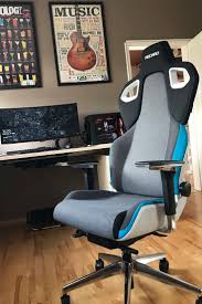So Konnte Ihr Gaming Setup In Naher Zukunft Aussehen Gamer Room Diy Gaming Setup Game Room Kids