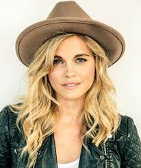 Donna Place's Instagram, Twitter & Facebook