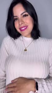 Elisa Zamora's Instagram, Twitter & Facebook