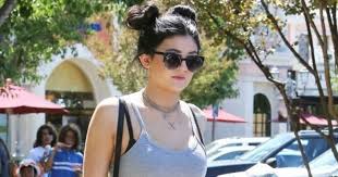 This tutorial is pretty easy, it may just take some trial and error. Kylie Jenner Channels Sailor Moon With Meatball Hair Buns Huffpost Canada