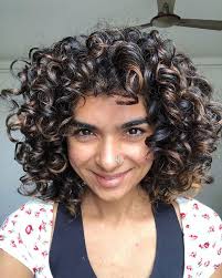 Kinky 4a kinky (soft) hair tends to be very wiry and fragile, tightly coiled and can feature curly patterning. 3b Short Curly Haircuts Novocom Top