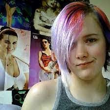 Jill Calhoun's Instagram, Twitter & Facebook