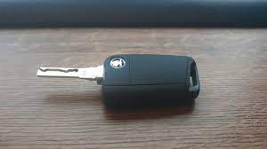 How to change key battery for škoda octavia i. Skoda Octavia Leere Schlusselbatterie Wechseln Kosten Anlernen