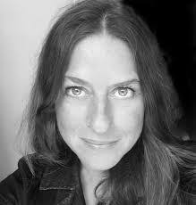 Laura Pizzarelli's Instagram, Twitter & Facebook