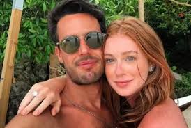 A atriz marina ruy barbosa excluiu uma galeria de fotos com o namorado caio nabuco de sua conta oficial no instagram. Marina Ruy Barbosa Comenta Dia Em Que Conheceu O Marido Alexandre Negrao Estava Desconfiada