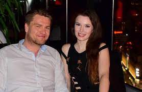 Dina ahrens' vater wird von ihrer schwester marianne gegen seinen willen ins seniorenheim gesteckt. Erlebnisbericht 29 03 2018 Grundonnerstag After Work Dance