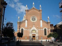 Save big with exclusive rates. Quartiere San Lorenzo Roma A Piedi