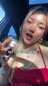 trying out the elf lip oil in jam session 💋💄🍓 @elfcosmetics #lipoil  #review #lip #lips #lipswatch #lipgloss #elflipoil #elfcosmetics #makeup  #makeupreview #grwm #beauty
