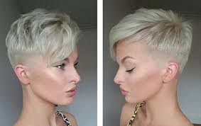 Tra le idee tagli capelli per il 2015 è ricorrente il taglio corto e scalato con frangia asimmetrica. Taglio Di Capelli Corti Medi E Lunghi Per Il 2017