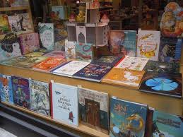 Viadeo aide les professionnels comme eric hardin ( saint quentin en yvelines ) à se faire connaitre. La Librairie Photo De La Librairie Du Canal Paris Tripadvisor