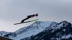 Katharina althaus hat zum auftakt der blue bird tour in russland ein ordentliches deutsches teamergebnis mit einem platz unter den besten zehn veredelt. Vierschanzentournee Springen In Oberstdorf Live Im Tv Stream Und Liveticker Eurosport