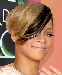 The black blond hairstyle is certain to rock and stand out in any occasion. Rihanna Short Straight Blonde And Black Two Tone Hairstyle With Side Swept Bangs