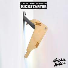 Peu gourmands en espace, ils sont moulés en fibre de verre et nylon. Gnarwall Le Gadget Parfait Pour Accrocher Votre Planche De Surf Au Mur 05 Moving Tahiti