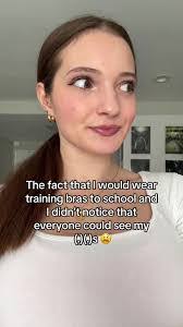 Kara Rossi's Instagram, Twitter & Facebook