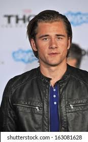 48 resultados de imágenes, fotos de stock e ilustraciones libres de  regalías para Luke benward