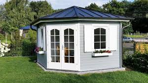 Gartenhaus Grau Weiss Moderner Gartentrend Mit Stil Gartenhaus Grau Gartenhaus Gartenhaus Mit Veranda