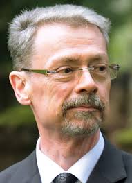 DER WIRTSCHAFTSFÜHRER