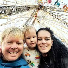 CarnivalWarehouse.com