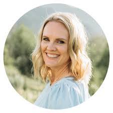 Tammy Lowell's Instagram, Twitter & Facebook