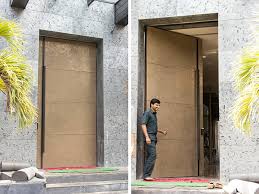 This hand selected range of entrance doors and garage doors complement our metal coatings both in style and execution. Modern Metal Door Designs Unlike Any You Ve Seen Evolve India