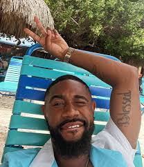 Shane Hutton's Instagram, Twitter & Facebook