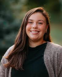 Beth Briley's Instagram, Twitter & Facebook