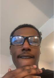 Elliot Freeman (@datboyelliot)