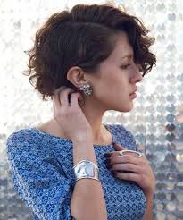 And if your hair is naturally straight, it's really easy to curl it when you have a short. Short Haircuts For Curly Thick Hair Short Hairstyles Haircuts 2019 2020