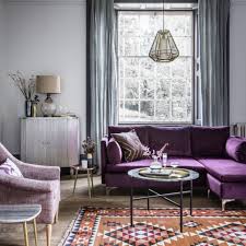 Lila gehört seit einigen jahren zu den absoluten trendfarben der auch im wohnzimmer kann man mit lila ein modernes und ansprechendes wohnzimmer einrichten. 1001 Ideen Zum Thema Welche Farbe Passt Zu Grau Wohnzimmer Grau Lila Wohnzimmer Wohnzimmer Ideen