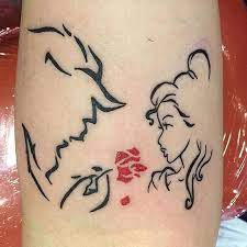 Ne pouvant supporter de voir son père emprisonné, belle accepte alors de prendre sa place, ignorant. 21 Nouveaux Et Tres Reussis Tatouages Disney 2tout2rien Tatouage Disney Tatouages Creatifs Tatouage