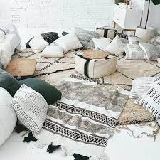 10 Stunning Useful Ideas Decorative Pillows On Chair Neutral Decorative Pillows Coffee Tab Floor Pillows Living Room Comfy Living Room Decor Comfy Living Room