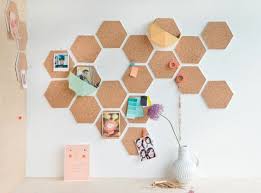Pinnwand Basteln Fotos Klammer Weisse Vase Blume Nadel Markiernadel Pinnwand Selber Machen Raumideen Diy Selbstgemachte Zimmerdeko