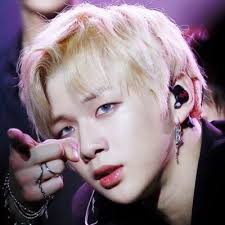 Mandy 🍑 Kang Daniel (@SunshineDanik)