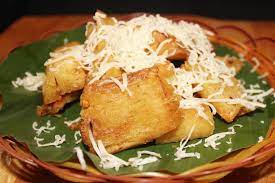 Rasanya itu lembut manis dan aromanya juga harum. Resep Singkong Goreng Keju Renyah Merekah