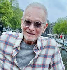 They keep talking about Luke Spencer. I wish Tony Geary would come back for  one episode to show us that he's alive, but mostly to kill victor. That  would be awesome. ￼