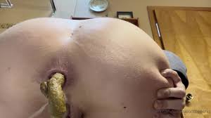 Blonde Girl poops in her toilet - ThisVid.com