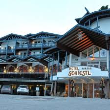 Retrouvez toutes les informations sur cet hébergement avec viamichelin hotel et réservez au meilleur tarif. Alle Bilder Kategorie 25 Hotel Schiestl Fugen Zillertal Net C