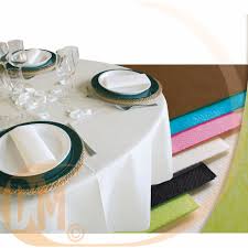 Notre luxueuse nappe en satin de coton viendra couvrir votre table ronde d'un design unique. Nappe Ronde Jetable Air Laid Diam 240 Cm Achat Nappes