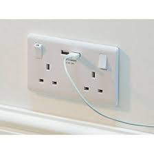 Order Online At Screwfix Com White Moulded Switched Socket With Outboard Rockers And Usb Charging Ports Featu Light Switches And Sockets Sockets Plug Socket